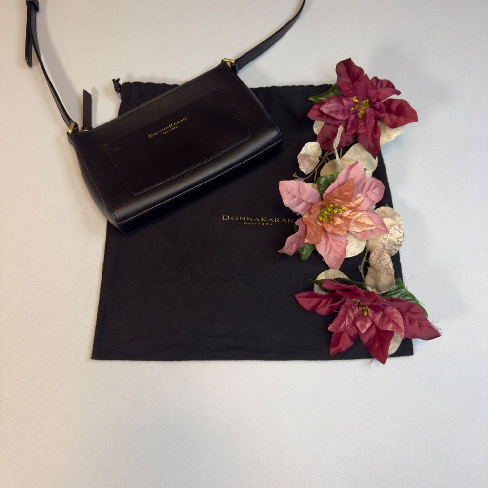 Donna Karan New York Karla Leather Crossbody Bag Gold Hardware Minimalist Purse - Picture 4 of 10